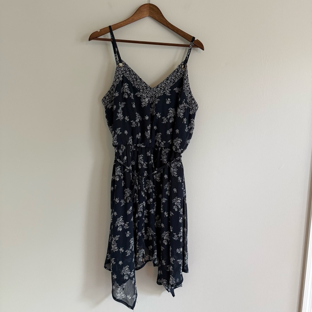 Floral Navy Dress - Picture 2 of 9